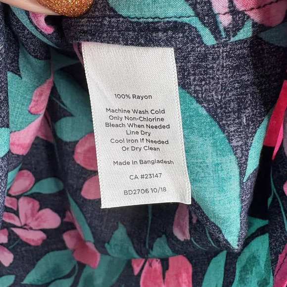 Talbots Women’s Navy/Pink‎ Floral Split Neck Long Sleeve Blouse Size Large - Picture 7 of 7